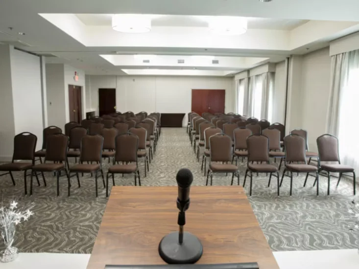 holiday-inn-hotel-and-suites-cary-5649809539-4x3-1