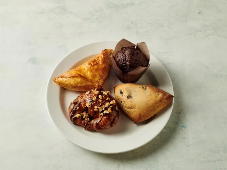 holiday-inn-hotel-and-suites-cary-7837666976-4x3-1